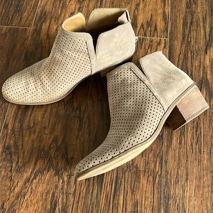 Size 10 Susina suede ankle boots